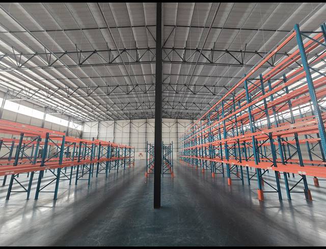 3,234M² WAREHOUSE FOR SALE IN COSMO BUSINESS PARK